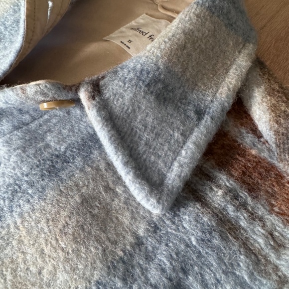 Aritzia Wilfred oversized Jacket Shacket - Picture 3 of 9